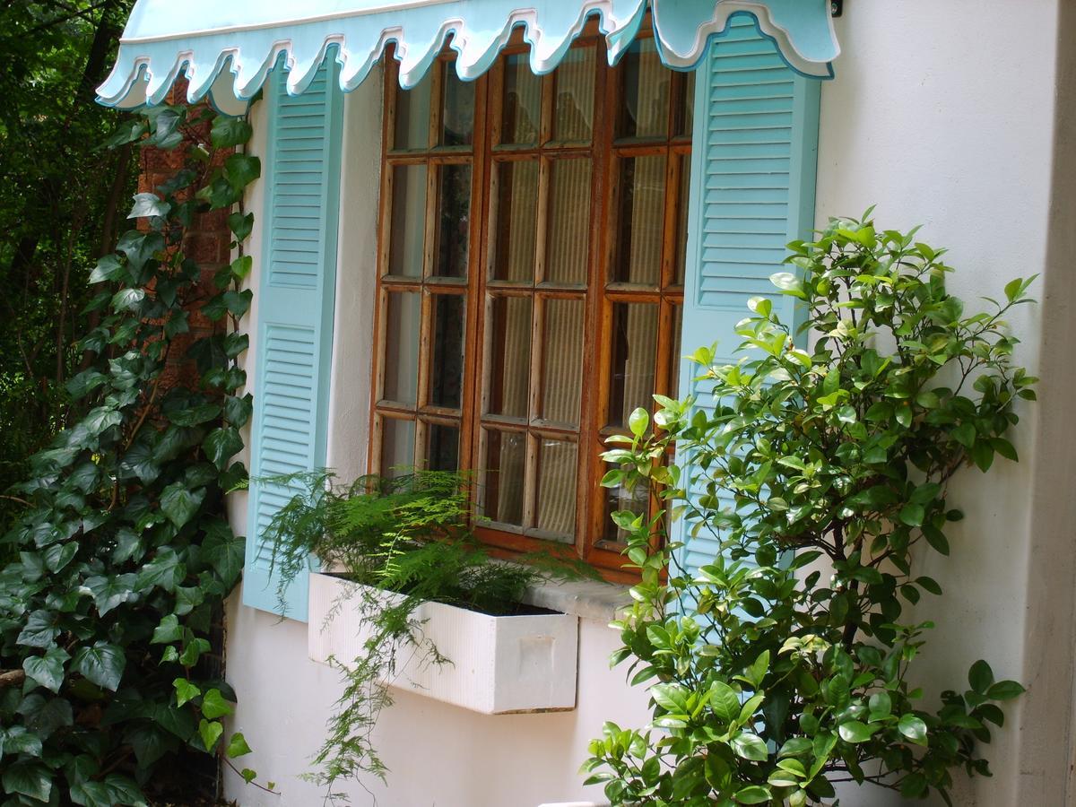 Emerald Guest House Springs Exterior photo